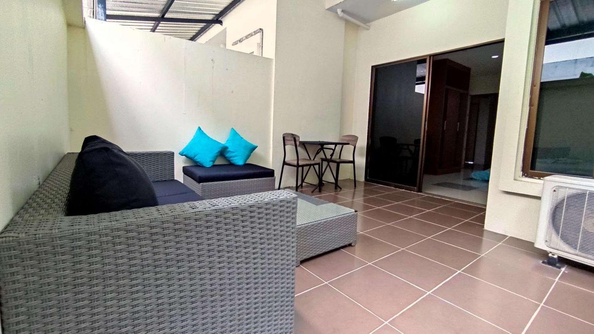 Lucky Buako Hotel Patong Bagian luar foto