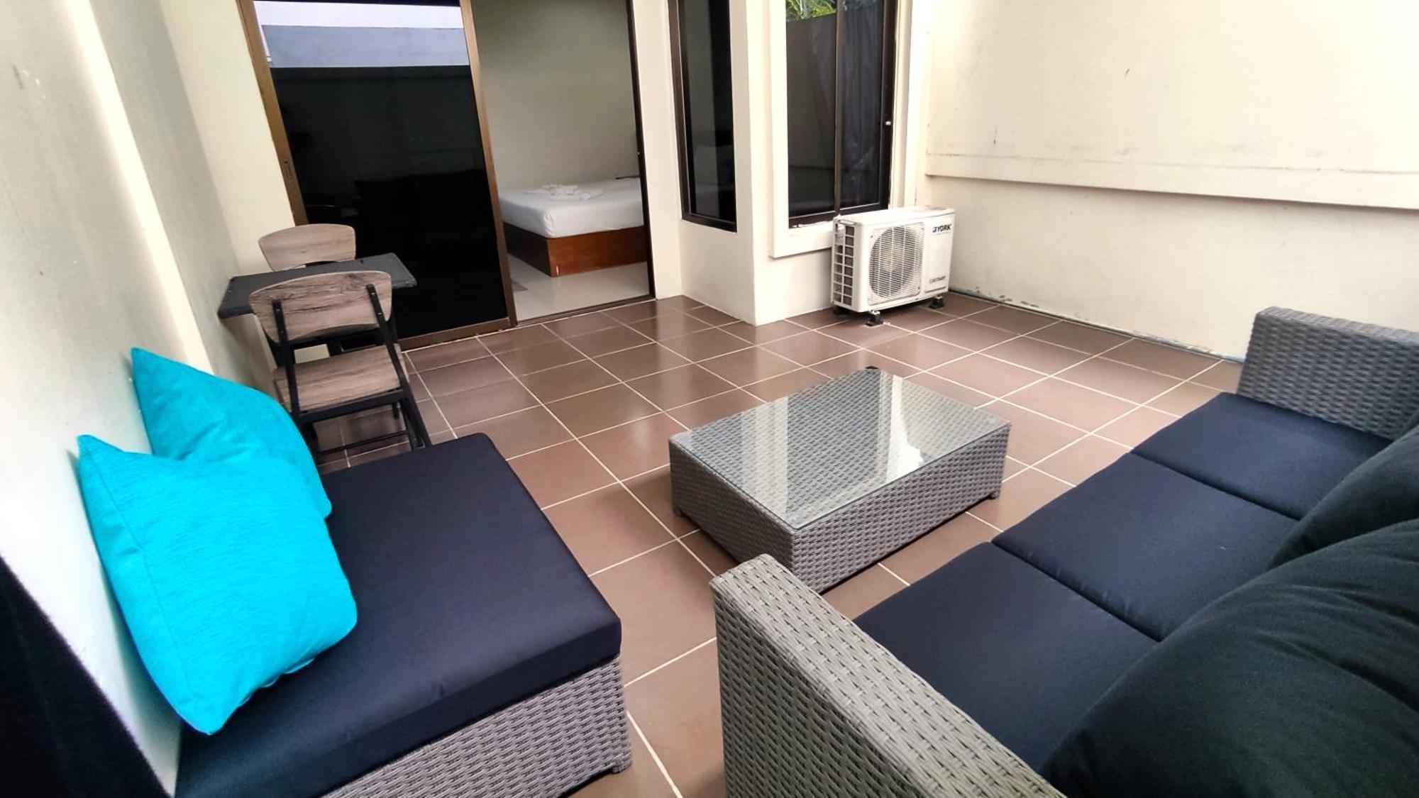 Lucky Buako Hotel Patong Bagian luar foto