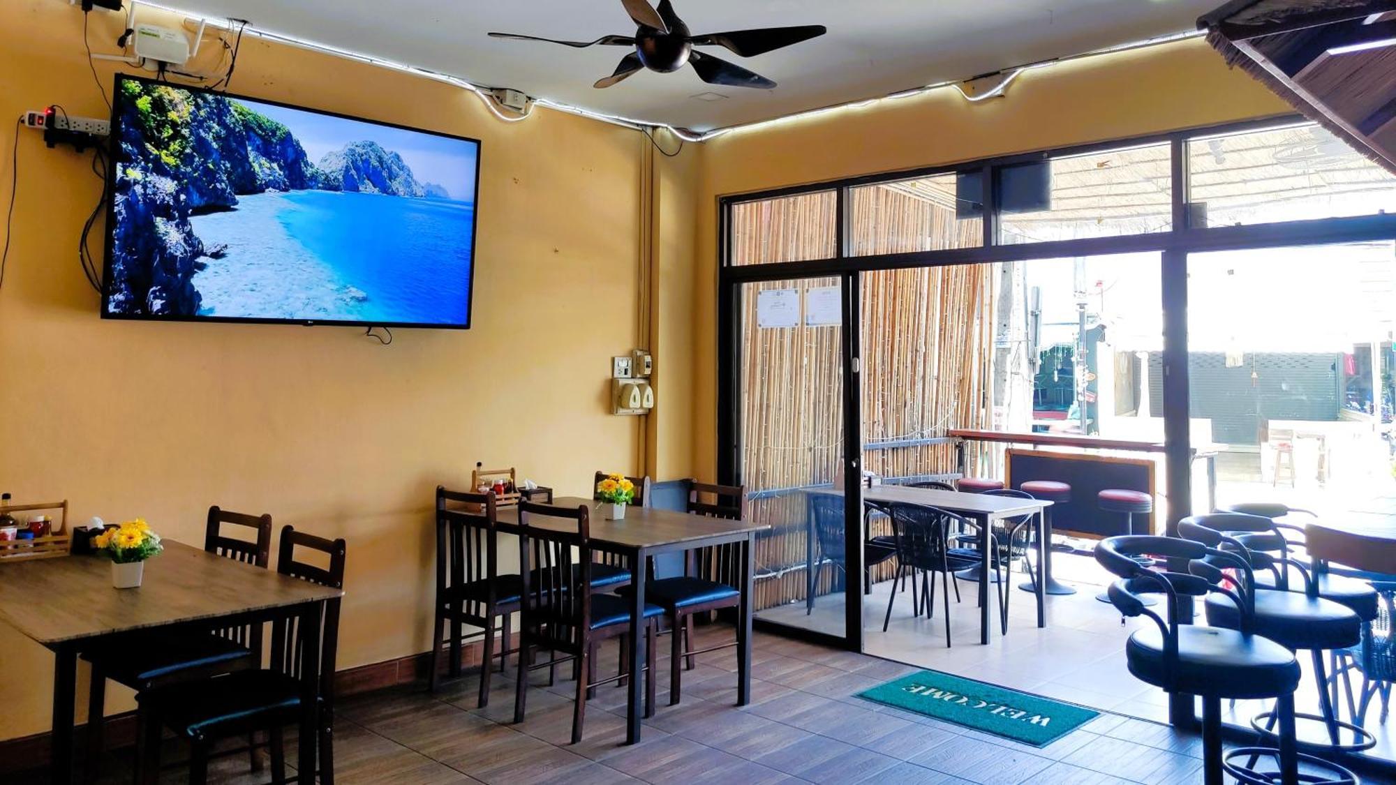 Lucky Buako Hotel Patong Bagian luar foto