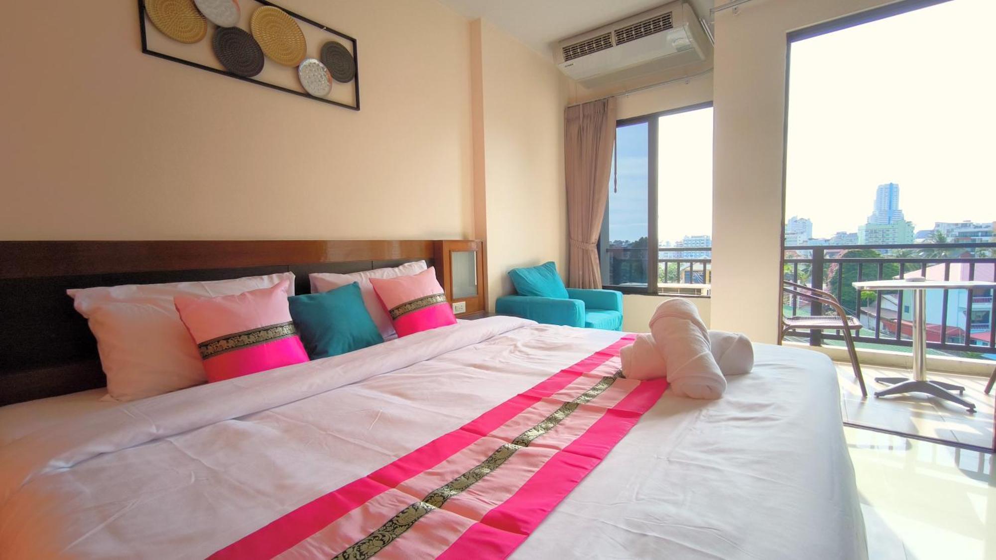Lucky Buako Hotel Patong Bagian luar foto