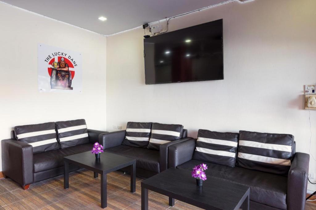 Lucky Buako Hotel Patong Bagian luar foto